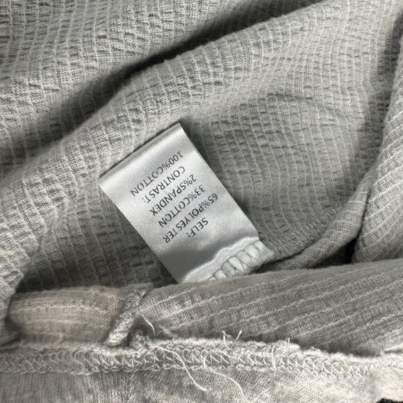 Easel Gray Short Sleeve Flutter Sleeve Size Medium Blouse Button - Picture 8 of 8